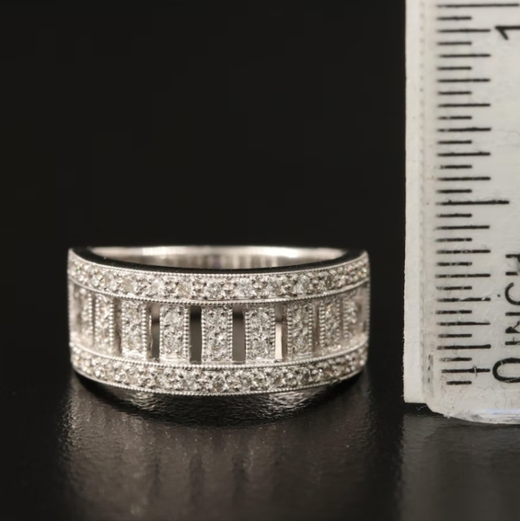 18k Diamond Ring - Picture 2 of 8